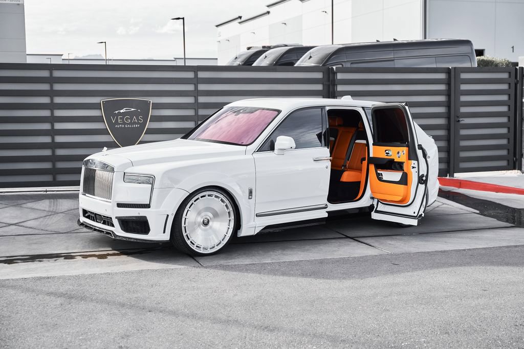 Used 2025 Rolls-Royce Cullinan AWD/4WD image 5