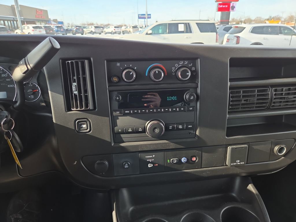 Used 2019 Chevrolet Express 3500 LS image 23
