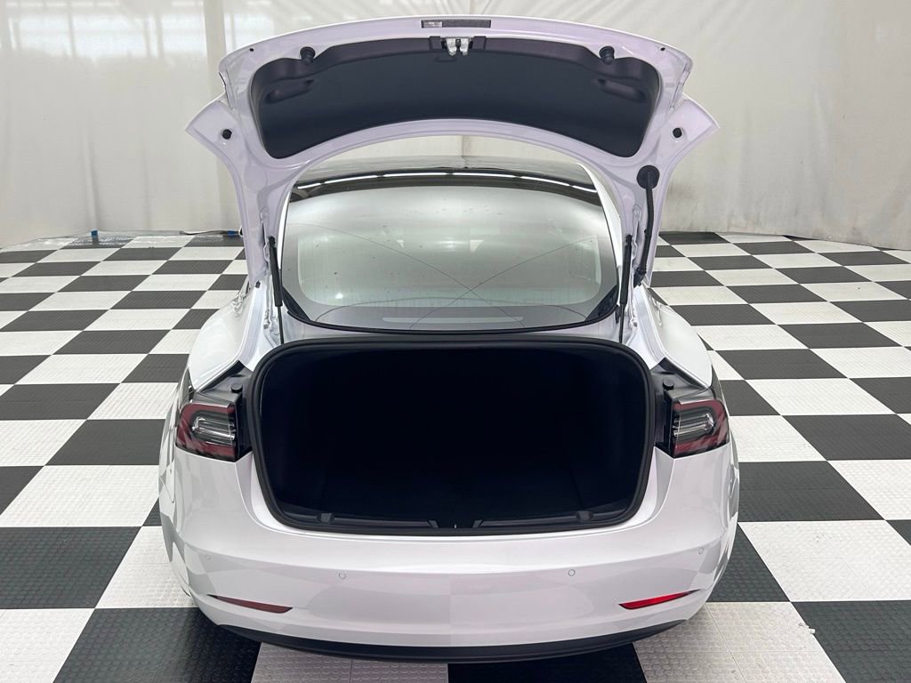 Used 2020 Tesla Model 3 Standard Range Plus image 9