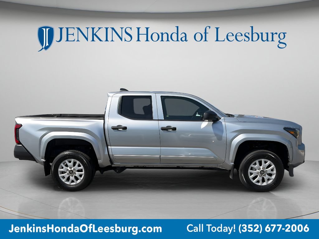Used 2024 Toyota Tacoma SR RWD image 2