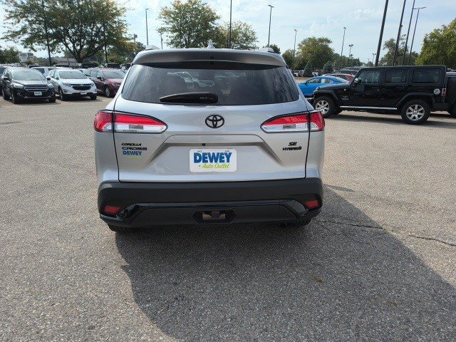 Used 2024 Toyota Corolla Cross SE image 4