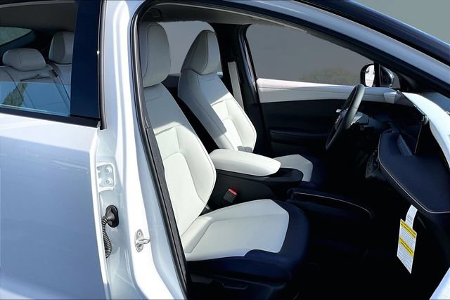 New 2026 Nissan Leaf SV+ w/ Floor Mat Package (SV+) FWD image 10
