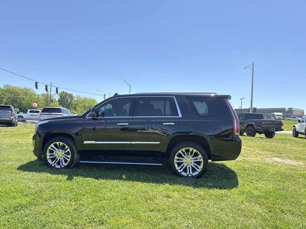 Used 2017 Cadillac Escalade Premium Luxury w/ LPO, Radiant Package AWD/4WD image 11