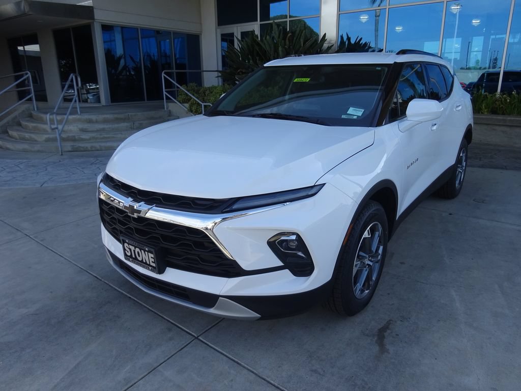 Certified 2024 Chevrolet Blazer LT w/ Convenience Package FWD image 3