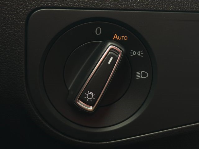Used 2023 Volkswagen Tiguan SE R-Line FWD image 29