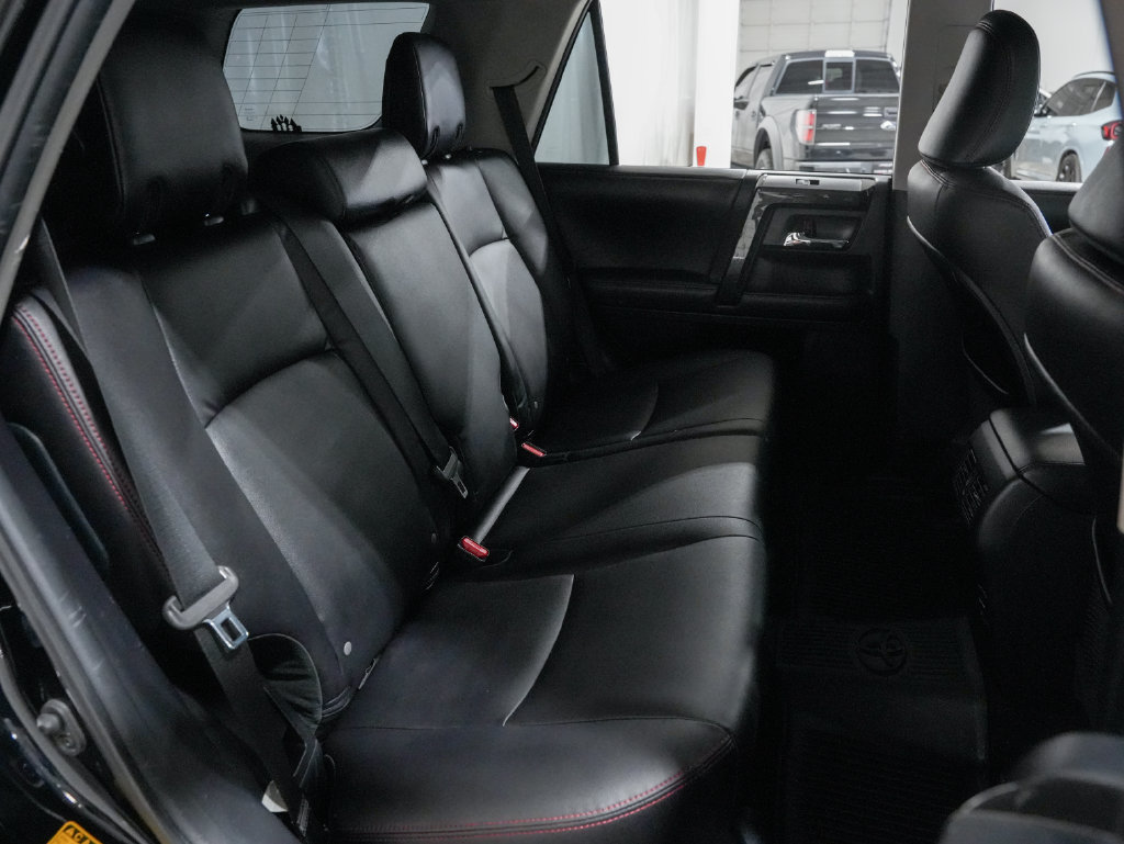 Used 2018 Toyota 4Runner TRD Off-Road Premium AWD/4WD image 29