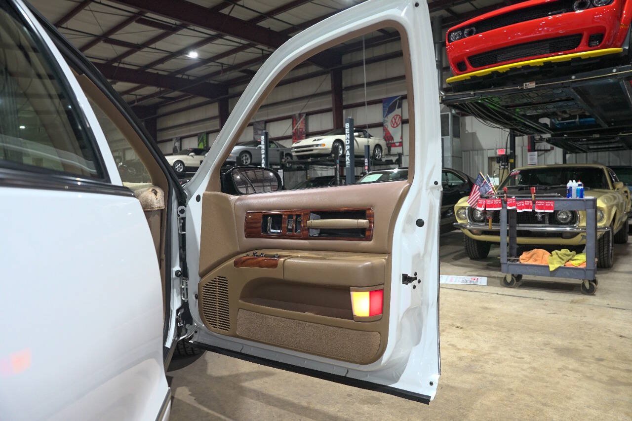 Used 1996 Chevrolet Impala SS RWD image 36