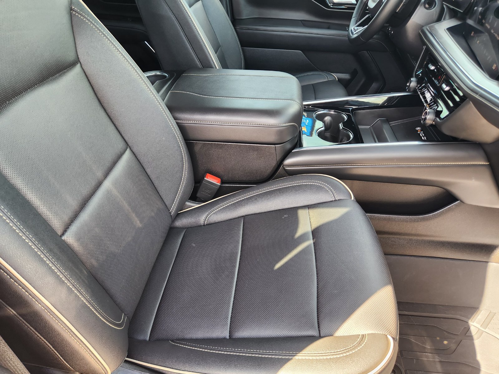 Used 2026 Chevrolet Tahoe Premier w/ Sun And Tow Package RWD image 15