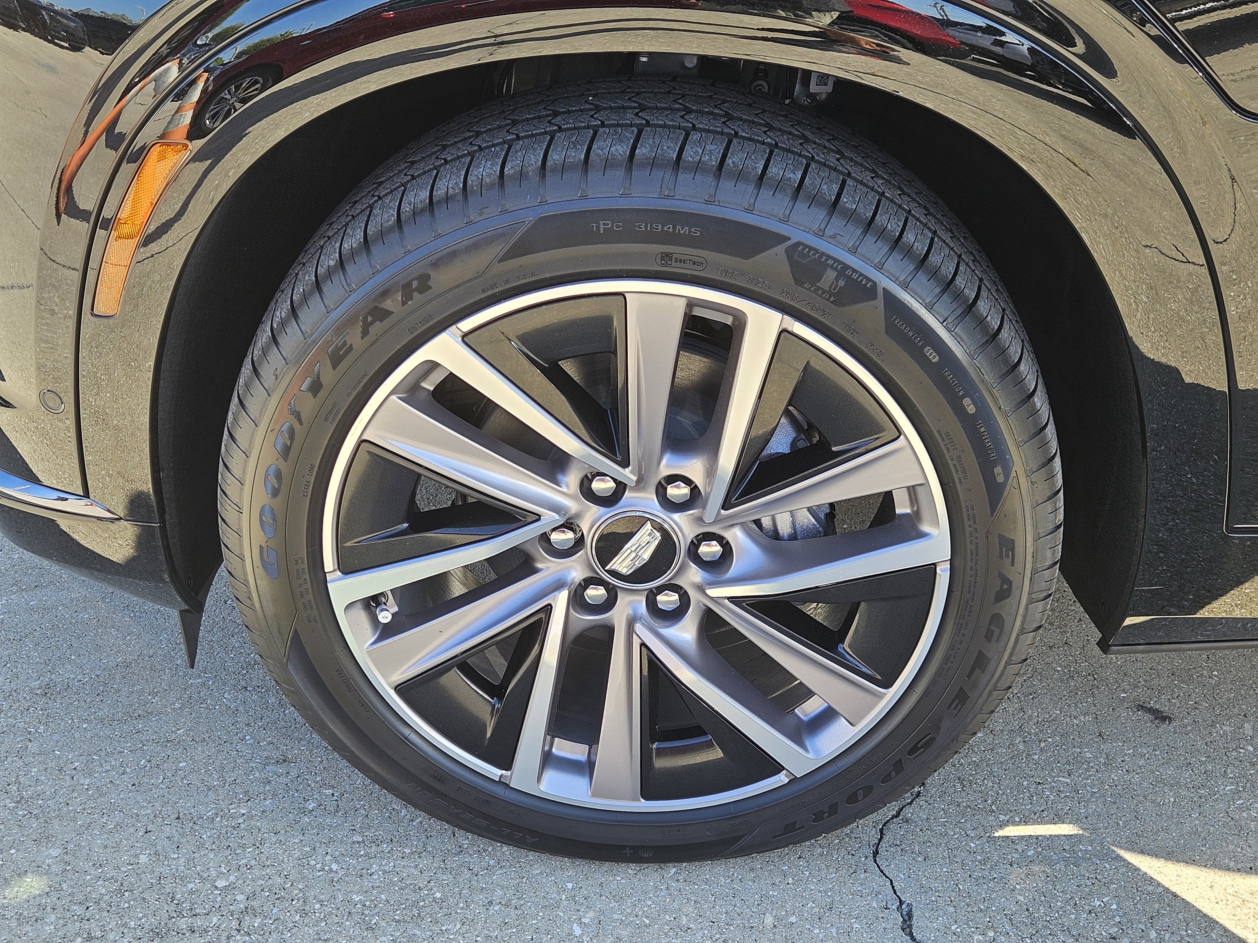 New 2026 Cadillac Vistiq Sport w/ LPO, Floor Liner Package image 36