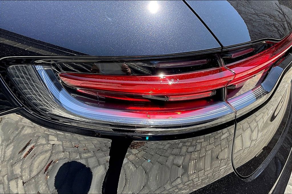 Certified 2025 Porsche Macan image 31