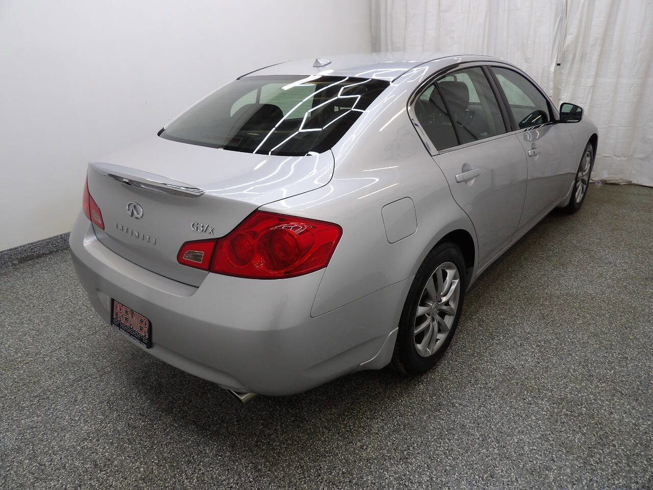 Used 2009 INFINITI G37 x Sedan w/ Premium Pkg image 6