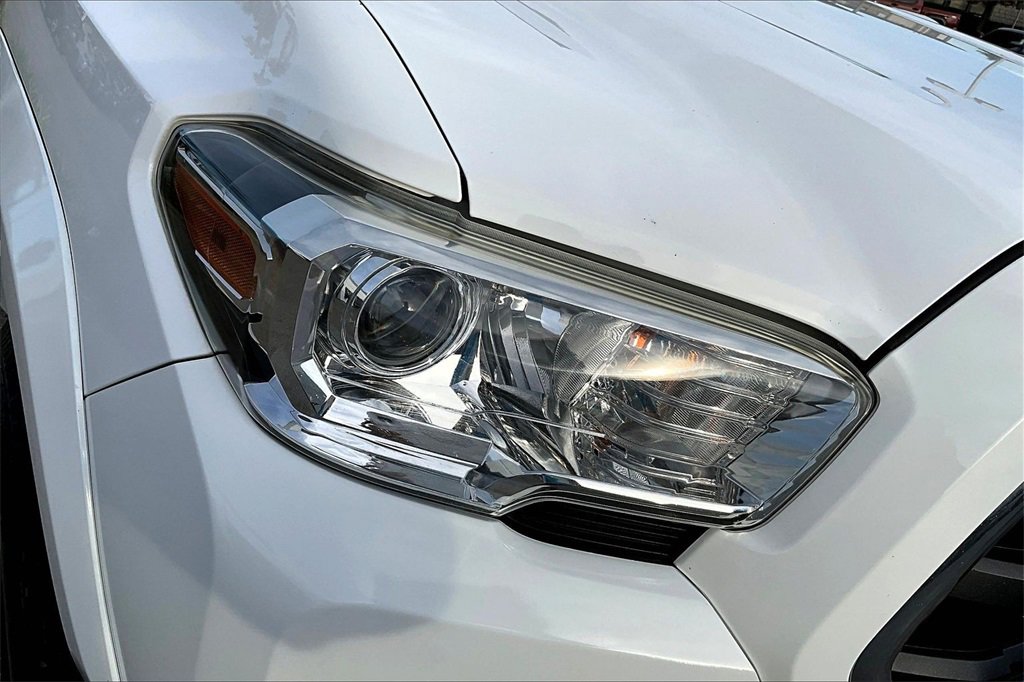 Used 2019 Toyota Tacoma SR5 image 33