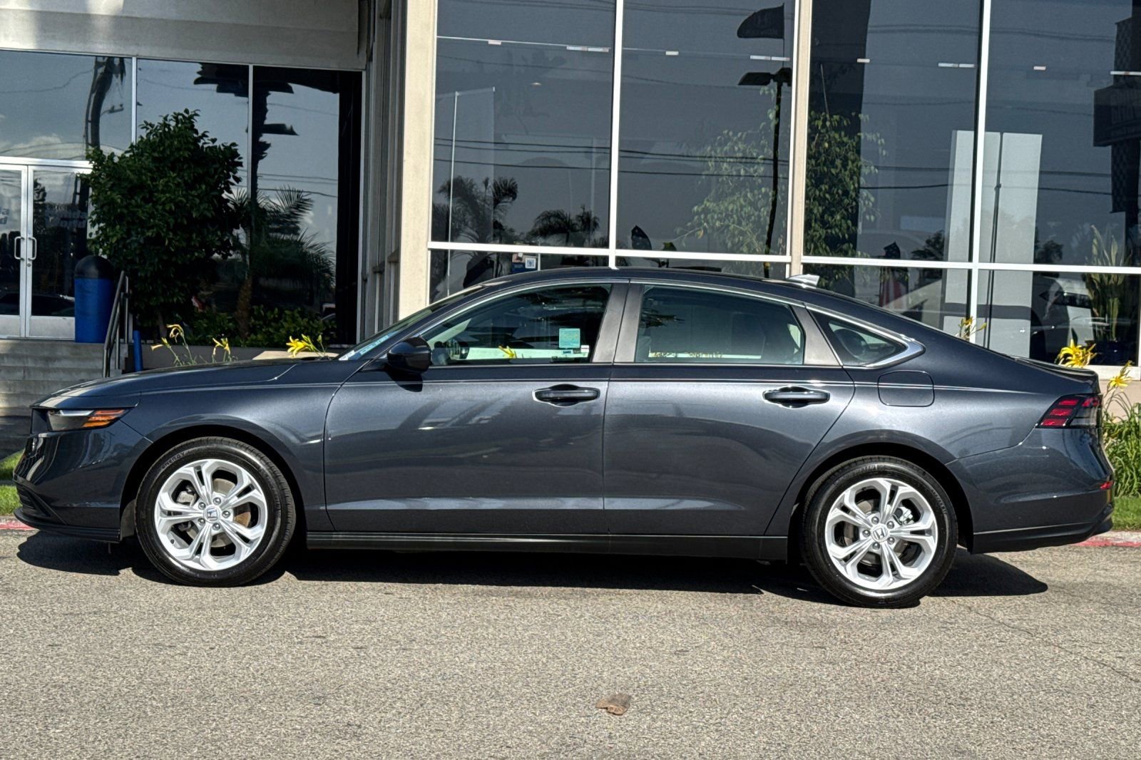 Certified 2025 Honda Accord LX image 7