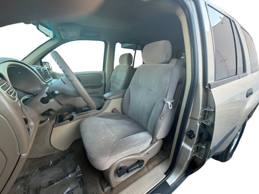 Used 2004 Chevrolet TrailBlazer LS w/ LS Preferred Equipment Group RWD image 10