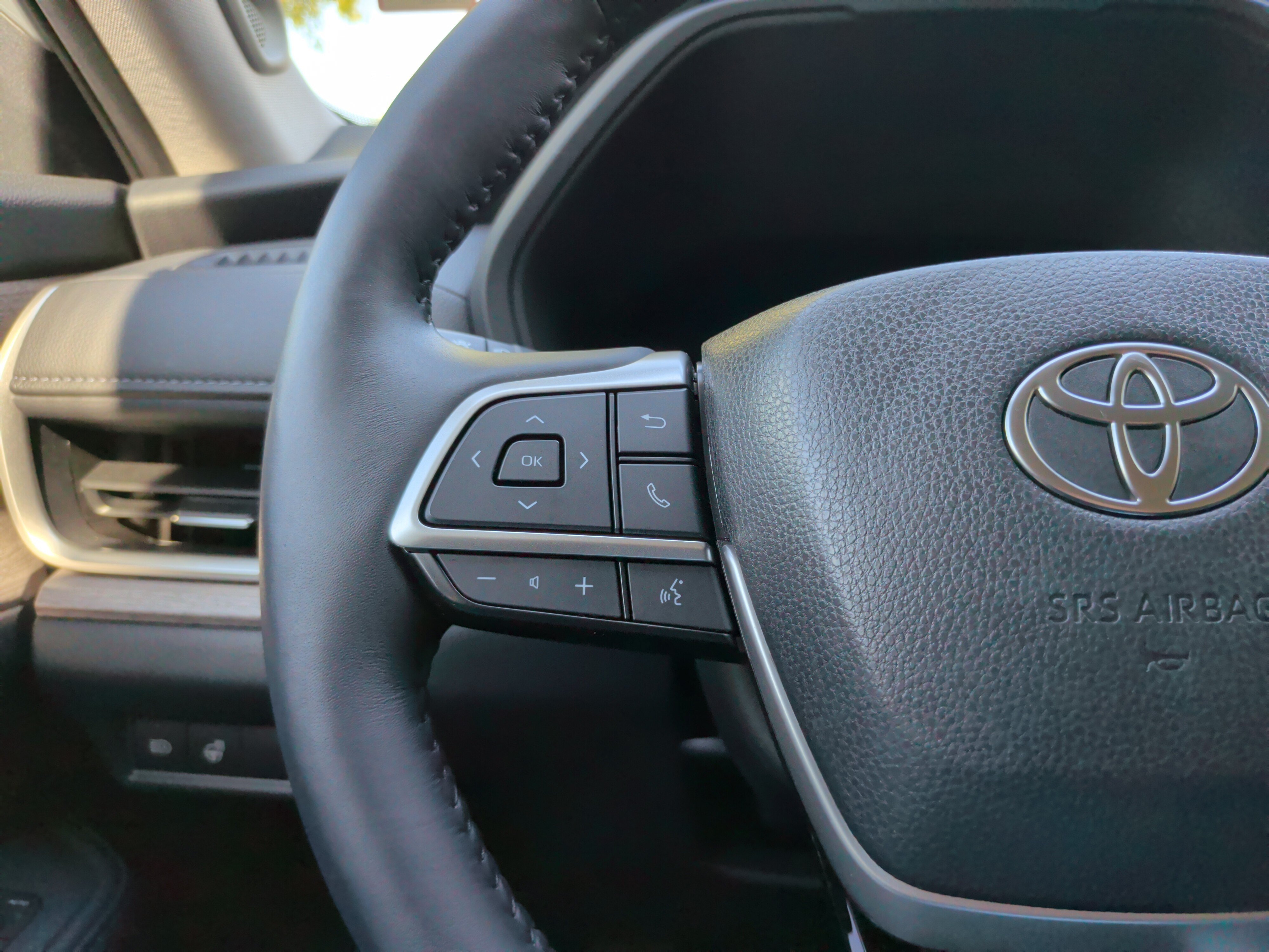 Used 2025 Toyota Grand Highlander AWD image 21