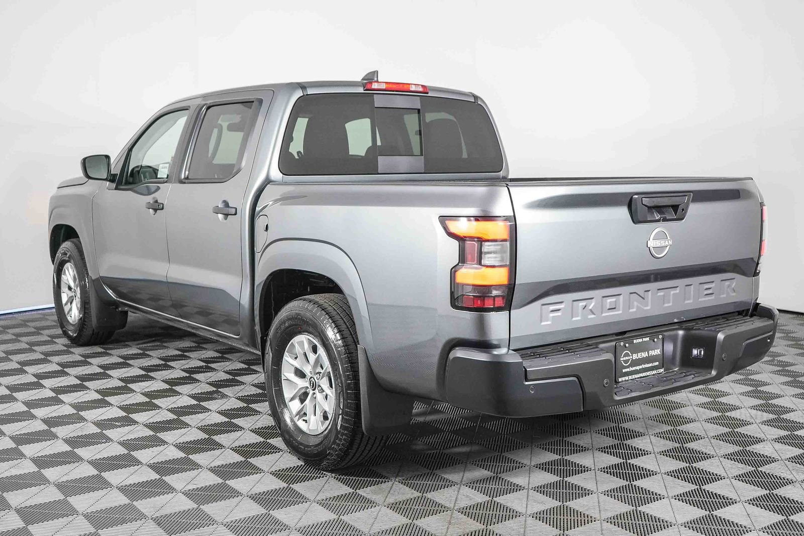 Certified 2025 Nissan Frontier S image 6