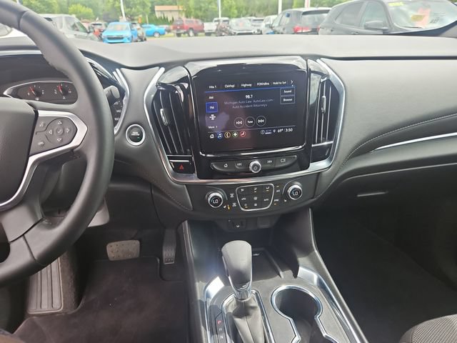 Used 2023 Chevrolet Traverse LT FWD image 18