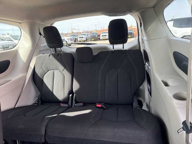Used 2023 Chrysler Voyager LX image 14