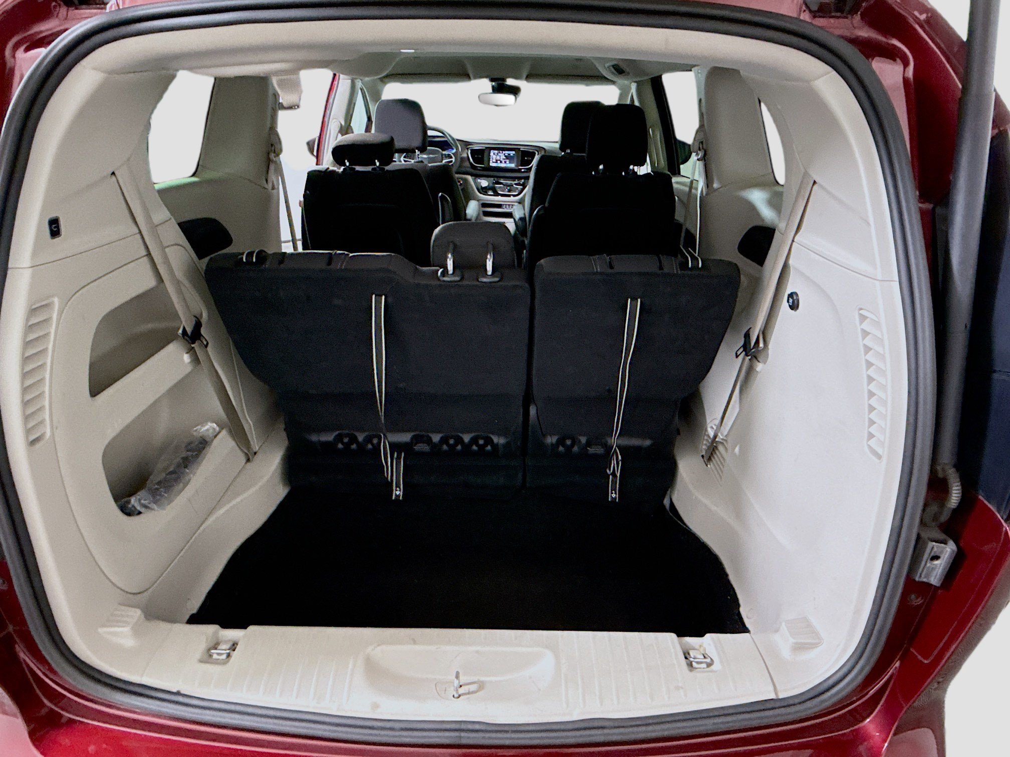 Used 2023 Chrysler Voyager LX FWD image 35