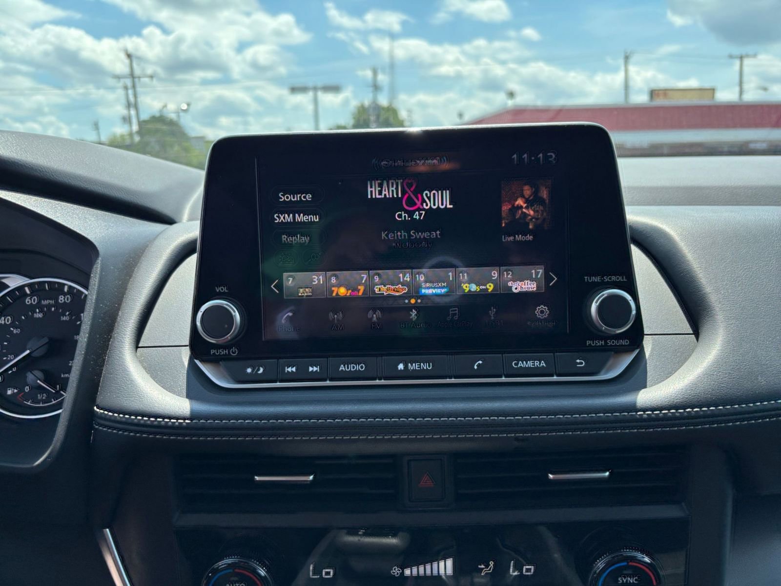 Used 2025 Nissan Rogue SV FWD image 20