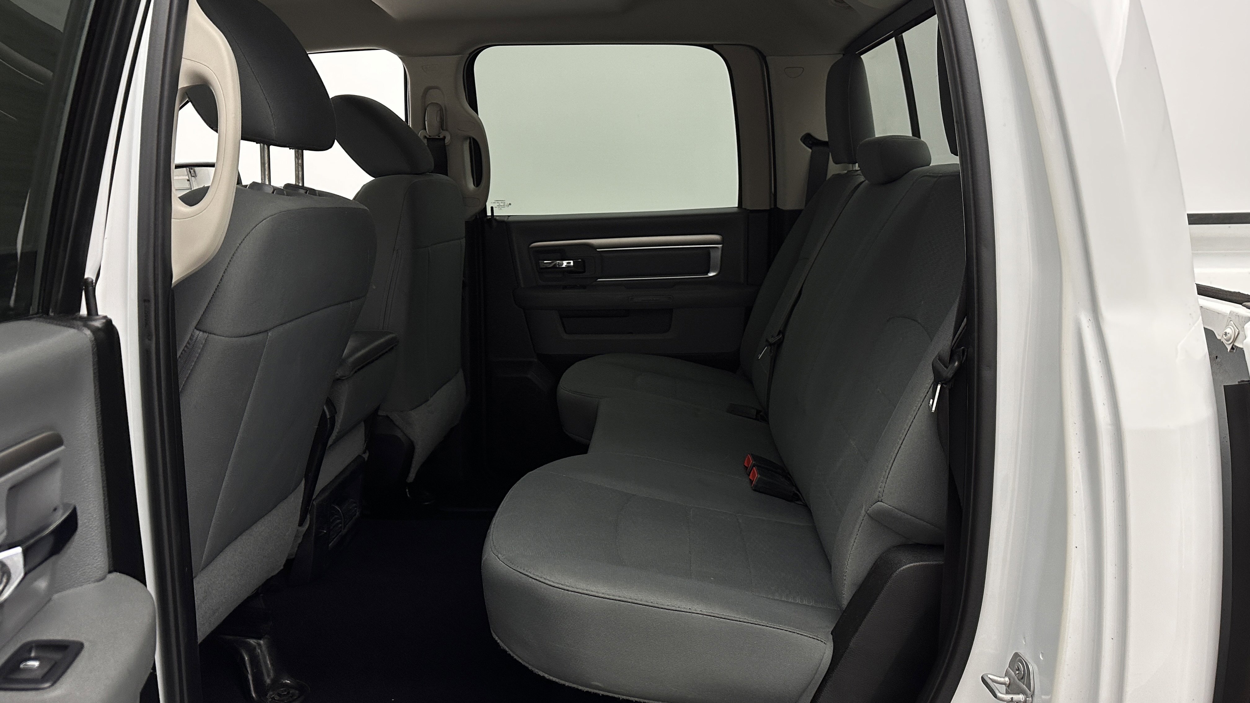 Used 2020 RAM 1500 Classic SLT image 23