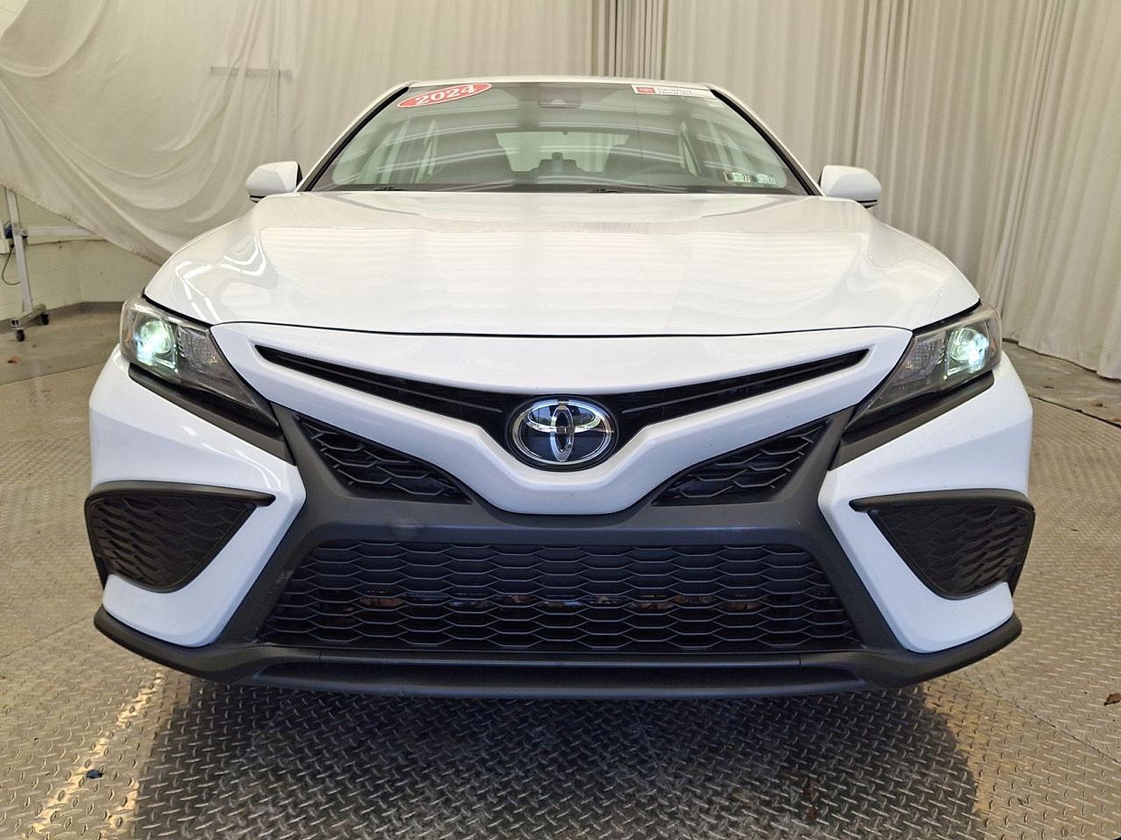 Certified 2024 Toyota Camry SE FWD image 28