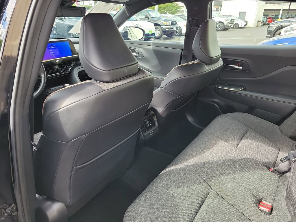 Used 2023 Toyota Crown XLE image 13