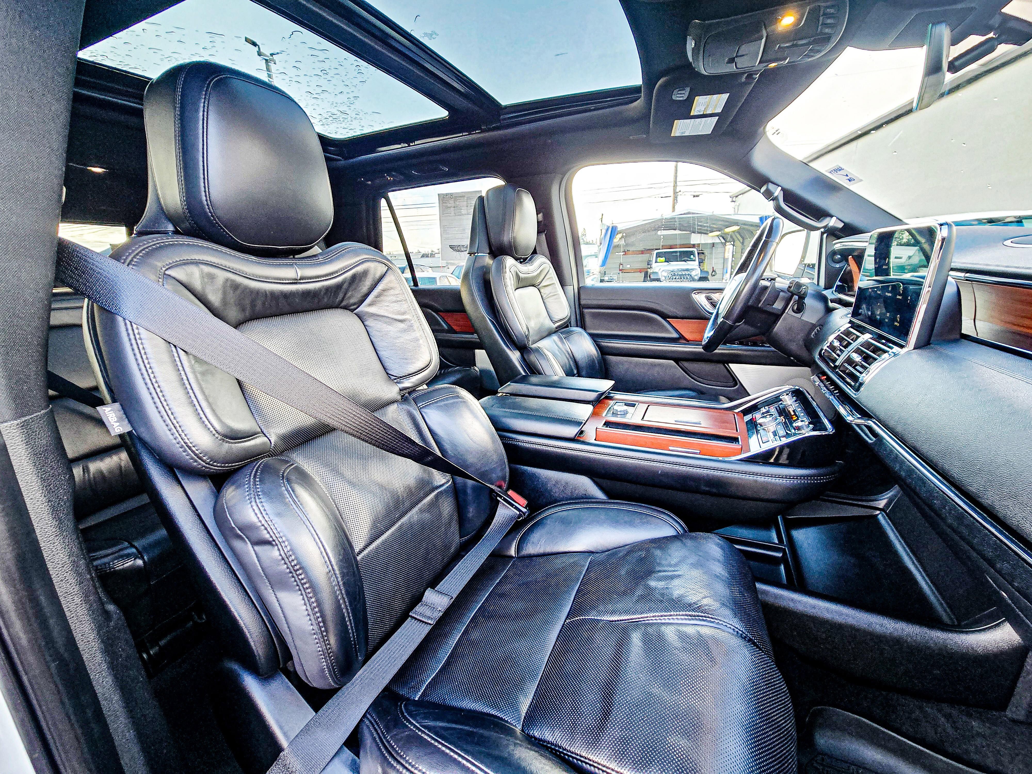 Used 2020 Lincoln Navigator Reserve image 15