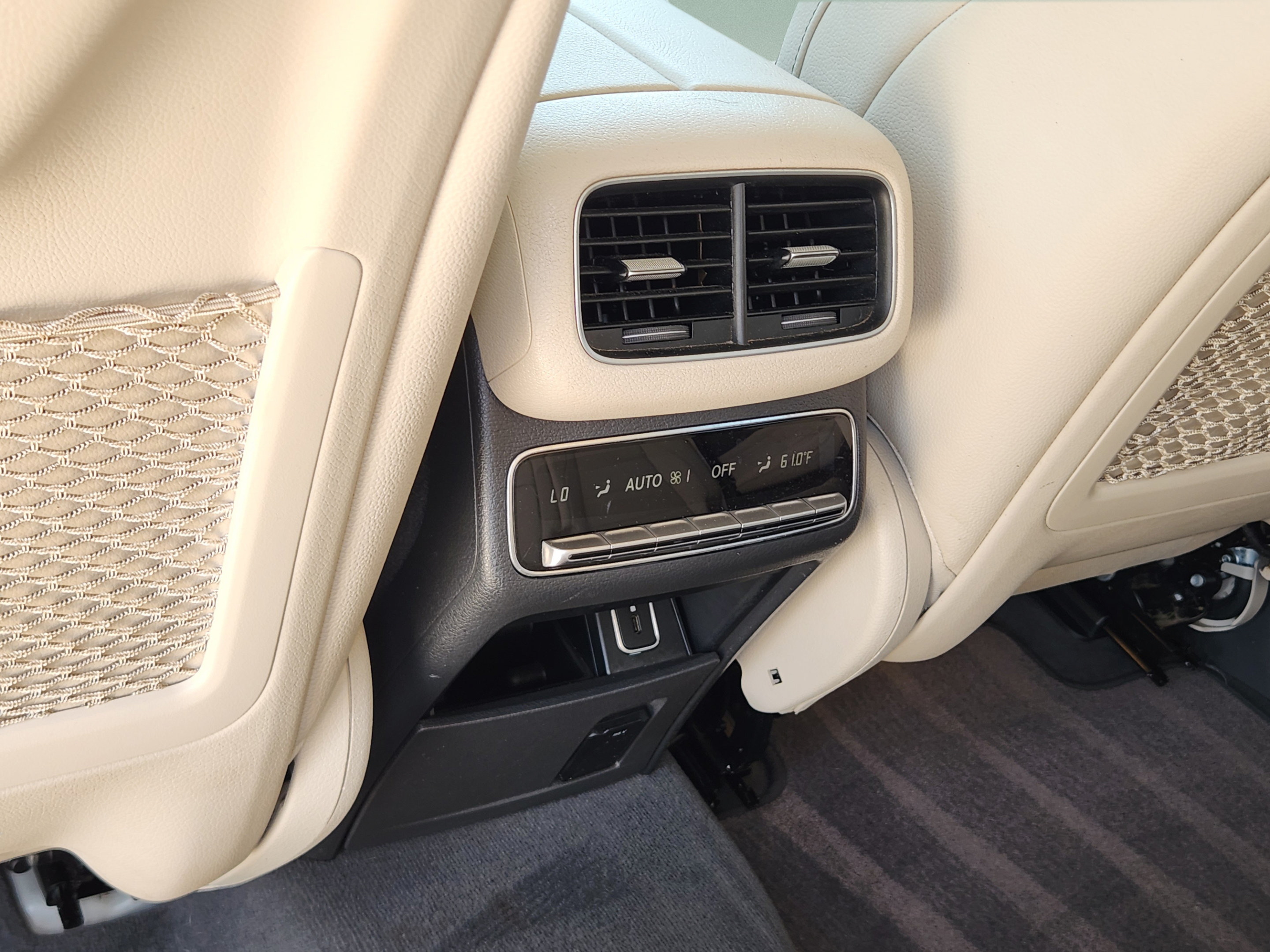 Used 2020 Mercedes-Benz GLS 450 4MATIC image 28
