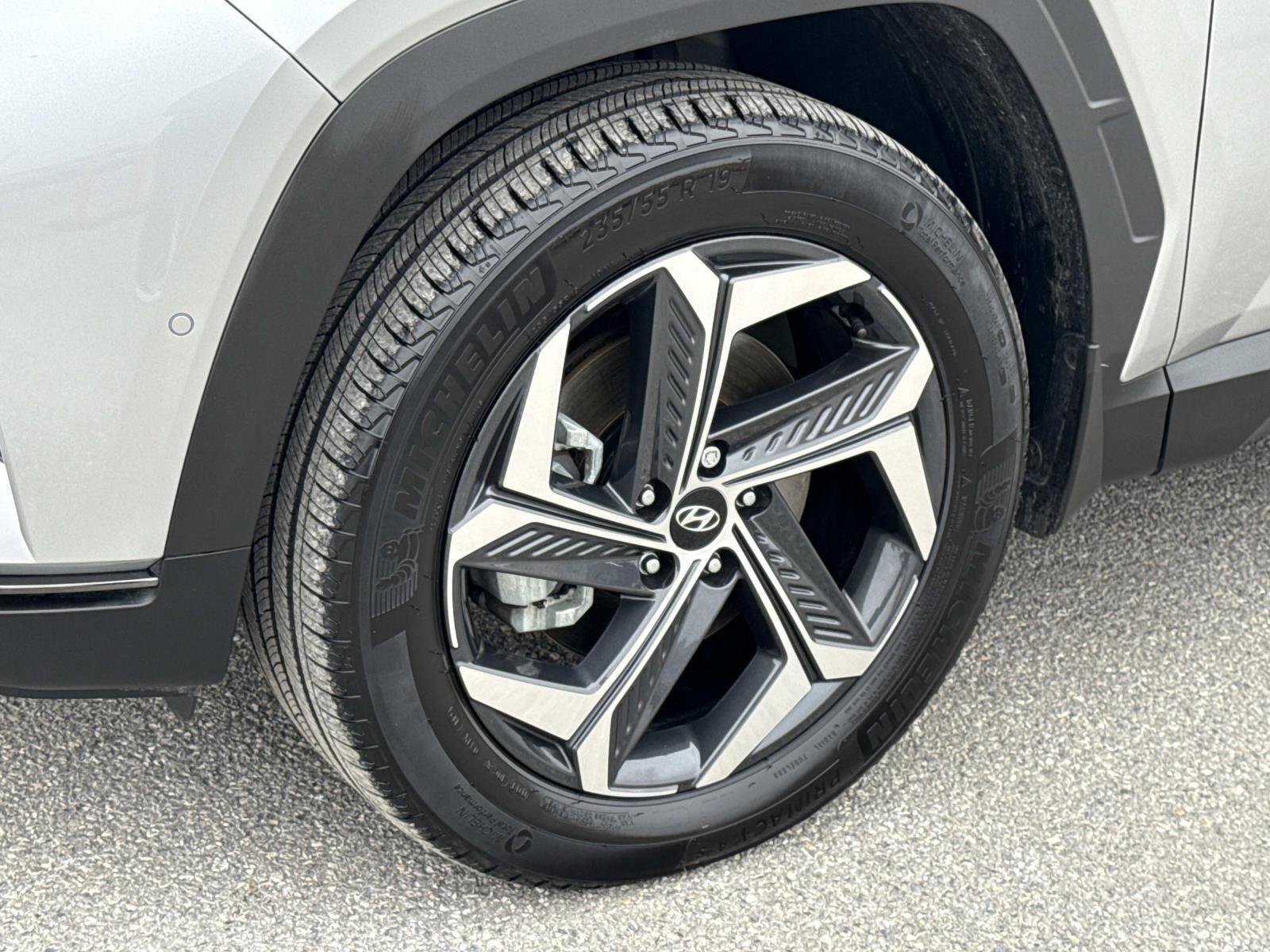 Used 2024 Hyundai Tucson Limited image 29