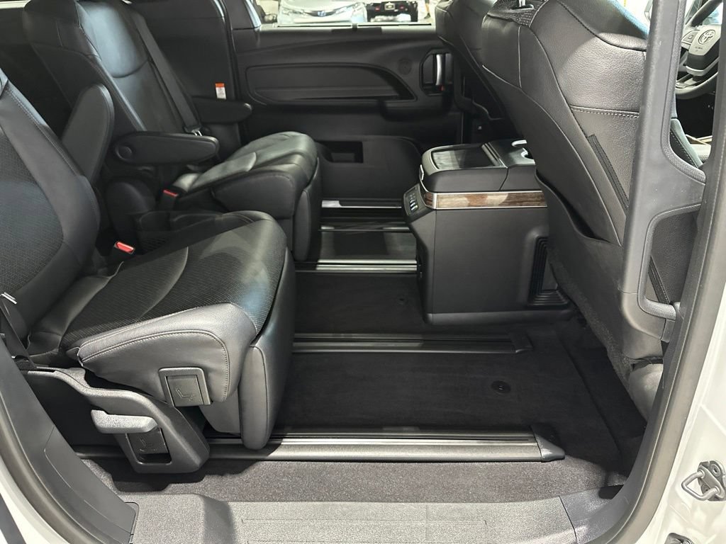 Certified 2025 Toyota Sienna Platinum AWD/4WD image 19