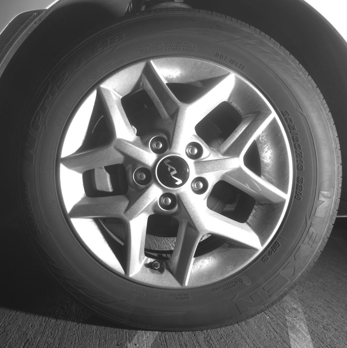 Used 2025 Kia Soul LX w/ LX Technology Package FWD image 9