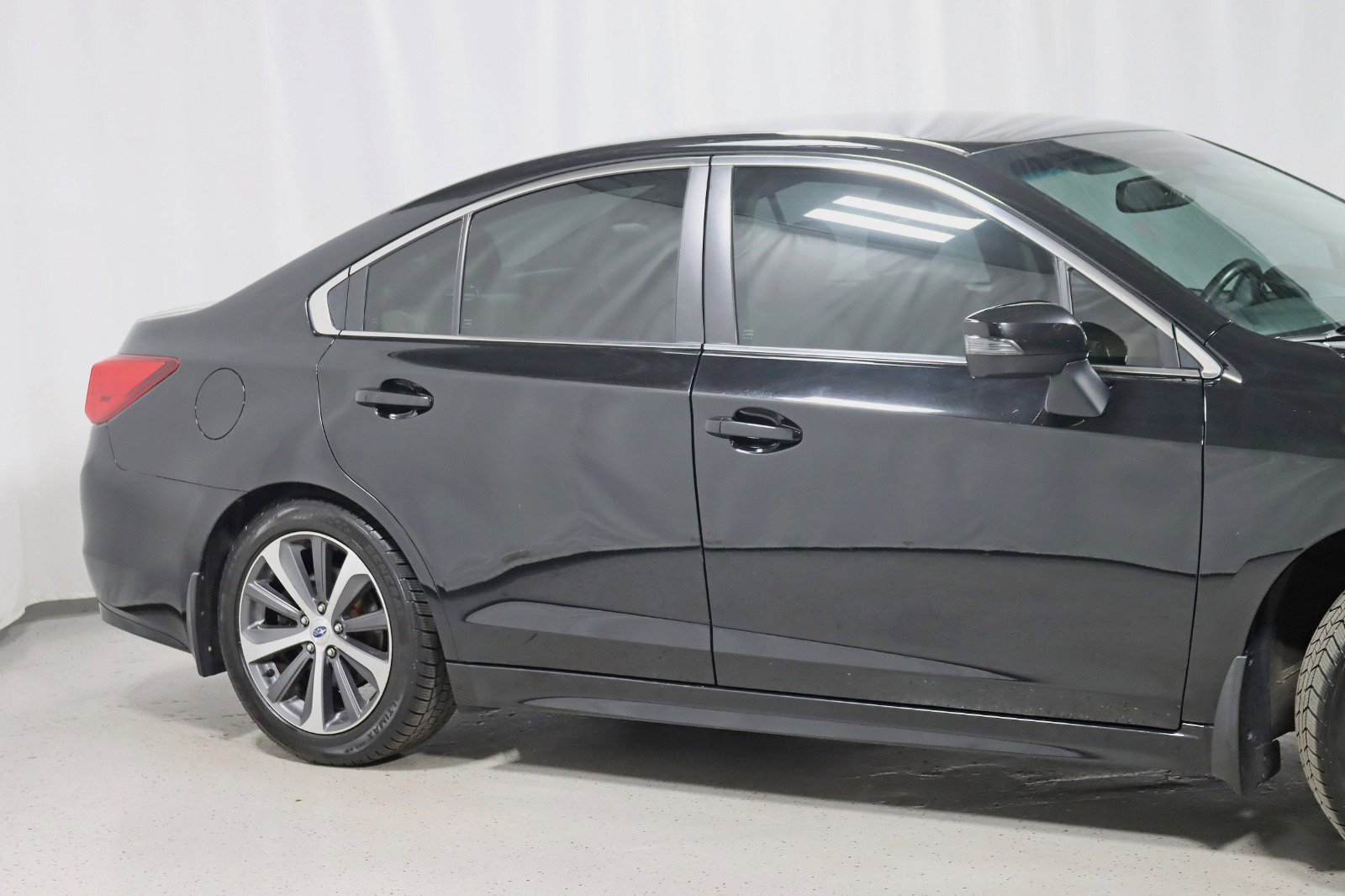 Used 2015 Subaru Legacy 2.5i Limited AWD/4WD image 3