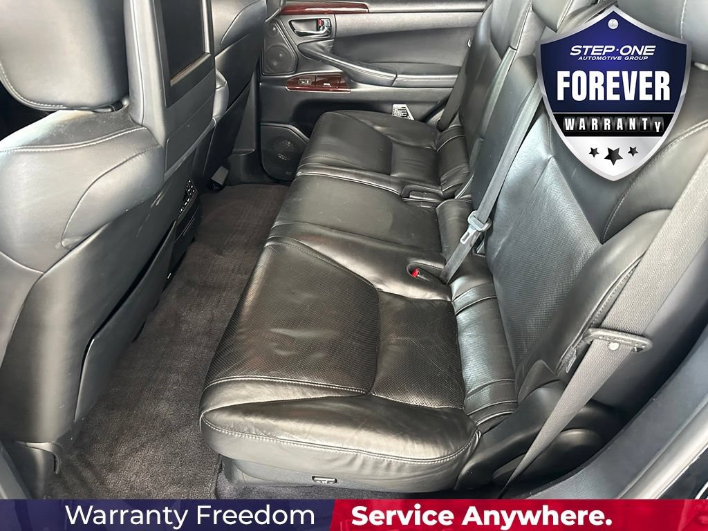 Used 2013 Lexus LX 570 4WD w/ Luxury Pkg w/Pre-crash image 29