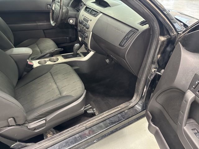 Used 2010 Ford Focus SE image 20