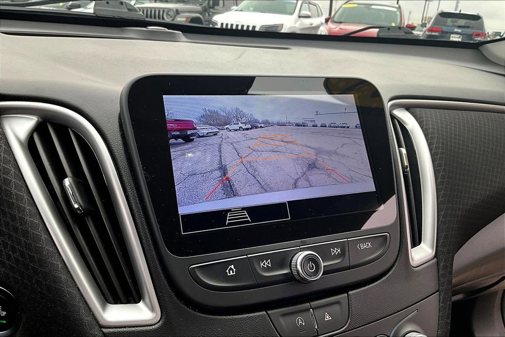 Used 2024 Chevrolet Malibu LT image 17