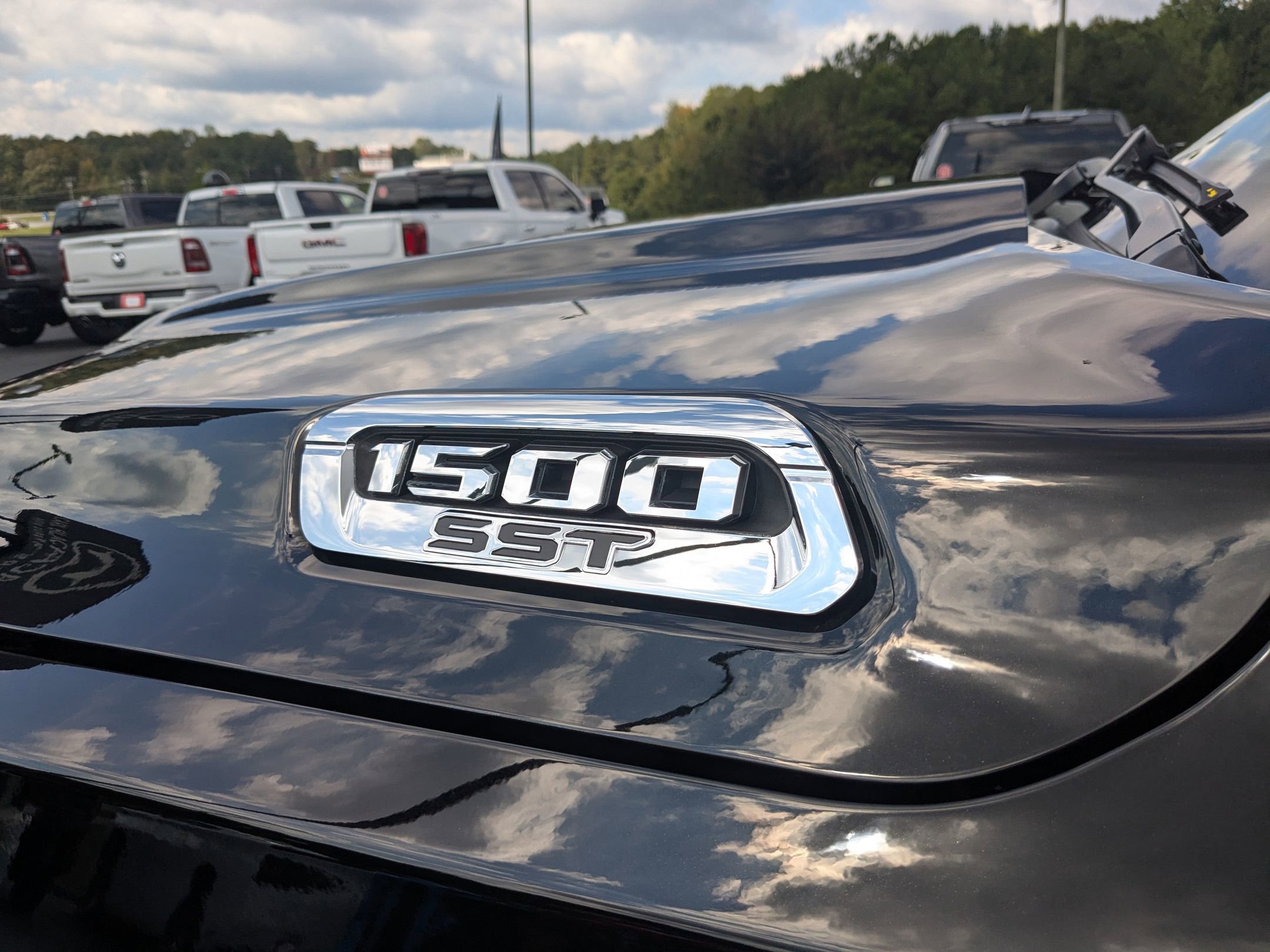 Used 2025 RAM 1500 Laramie image 29