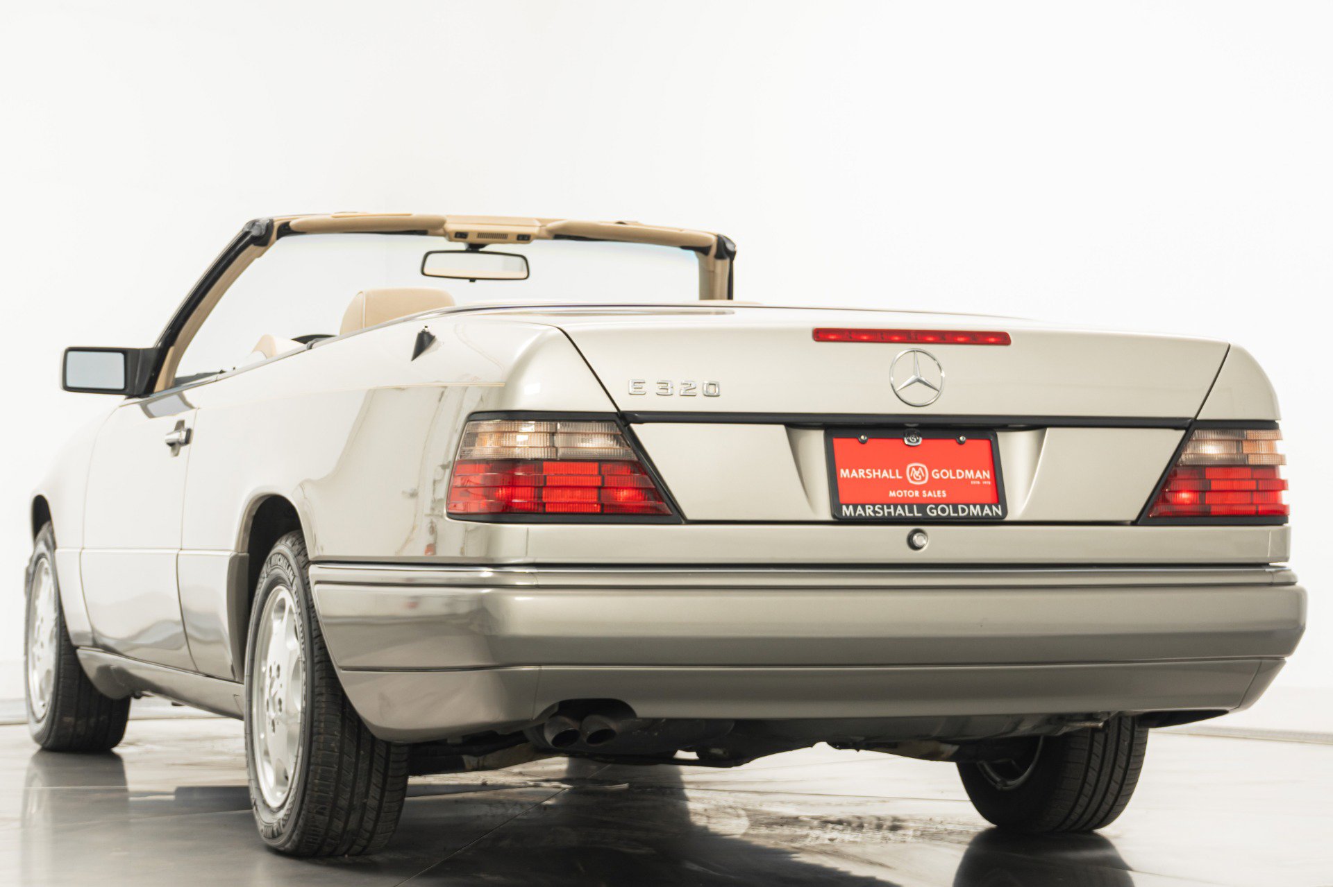 Used 1995 Mercedes-Benz E 320 Convertible image 7