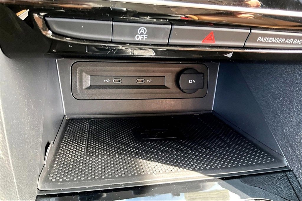 Certified 2023 Volkswagen Atlas Cross Sport SEL Premium R-Line image 29