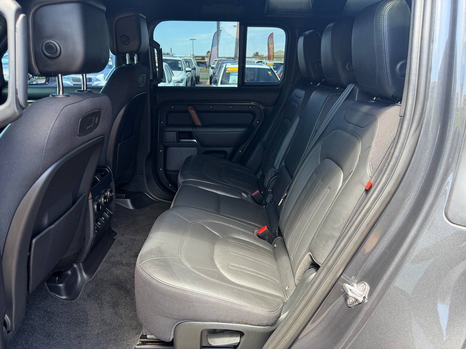 Used 2021 Land Rover Defender 110 X AWD/4WD image 10