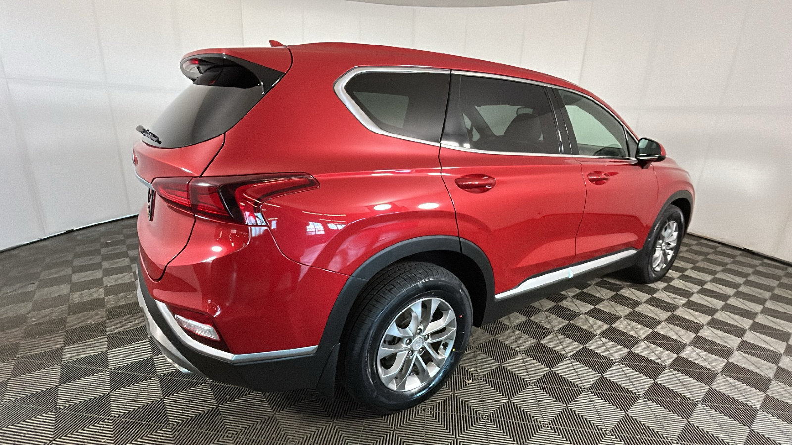Used 2019 Hyundai Santa Fe SEL FWD image 3