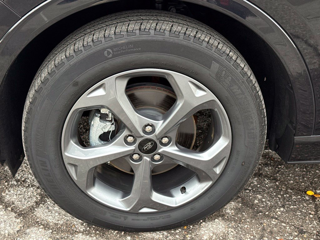 Used 2024 Ford Escape ST-Line w/ Tech Pack #1 AWD/4WD image 5