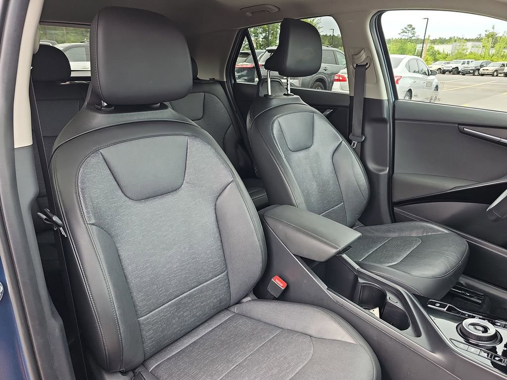 Used 2023 Kia Niro SX Touring FWD image 13