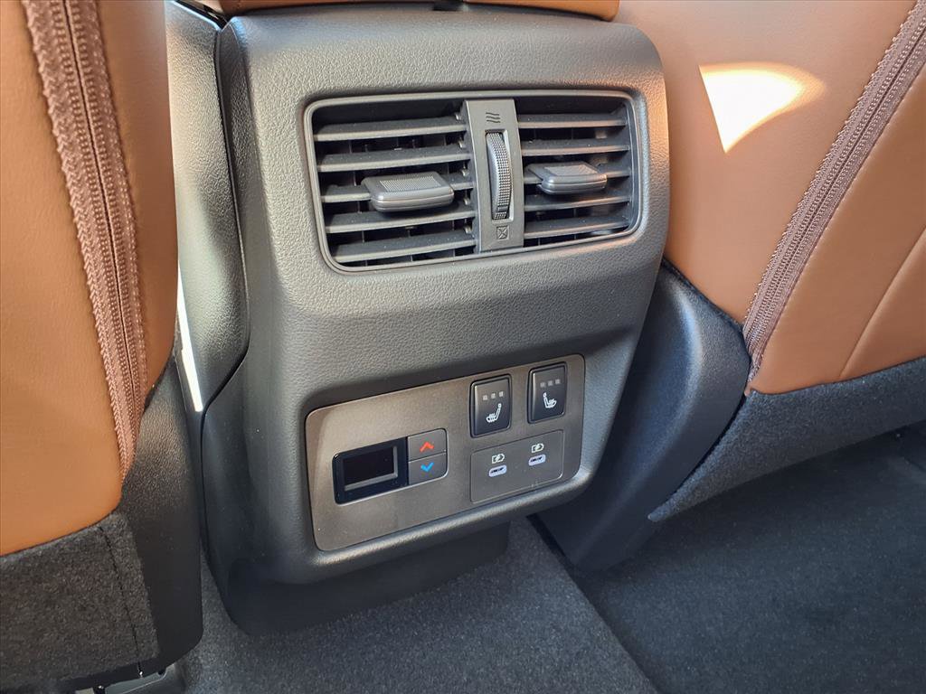 New 2026 Nissan Rogue Platinum image 7