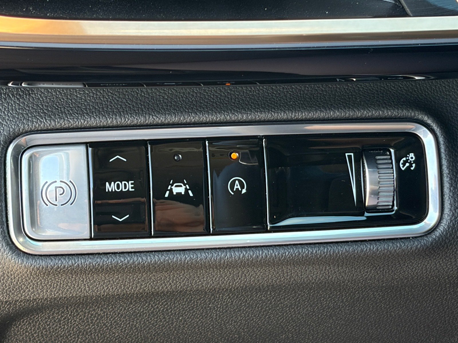 Used 2025 Buick Envision Avenir AWD/4WD image 21