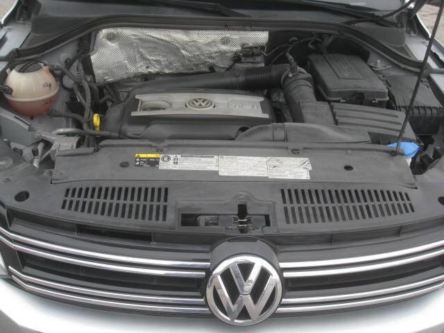 Used 2016 Volkswagen Tiguan S image 36