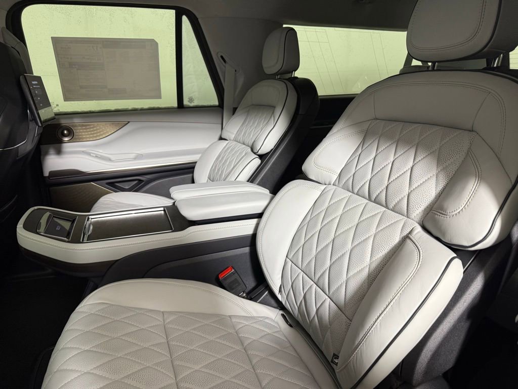 New 2025 Lincoln Navigator L Black Label AWD/4WD image 55