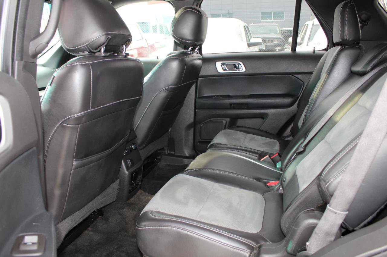 Used 2015 Ford Explorer XLT w/ Equipment Group 202A AWD/4WD image 18