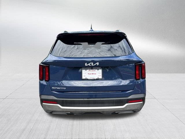 Used 2024 Kia Sorento S w/ Panoramic Sunroof Package FWD image 7
