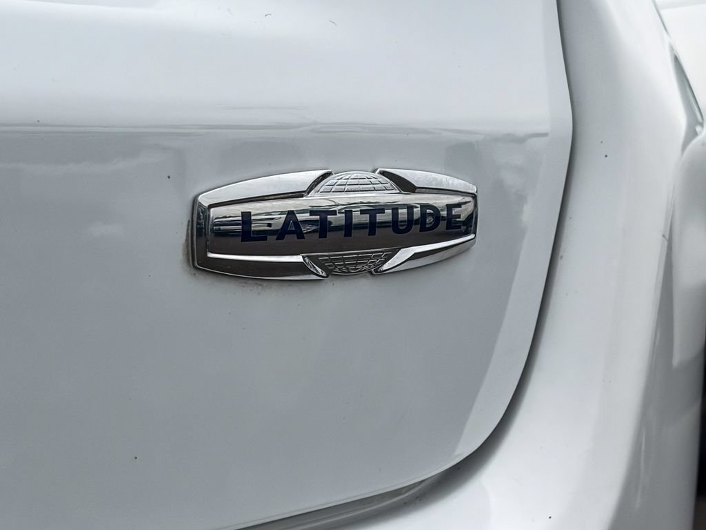 Used 2022 Jeep Compass Latitude FWD image 10